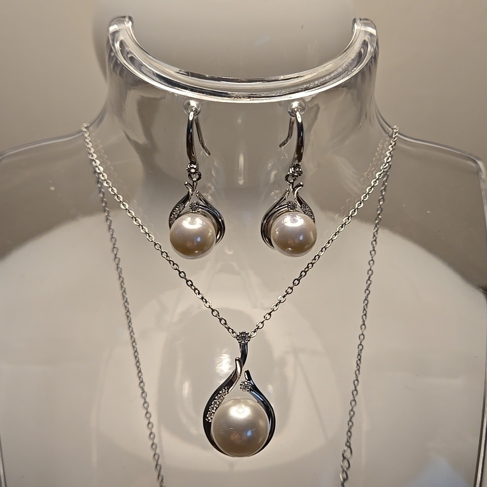 Necklace & Earrings set Zirconia, Copper with 18K Gold Plating Elegant, Chic